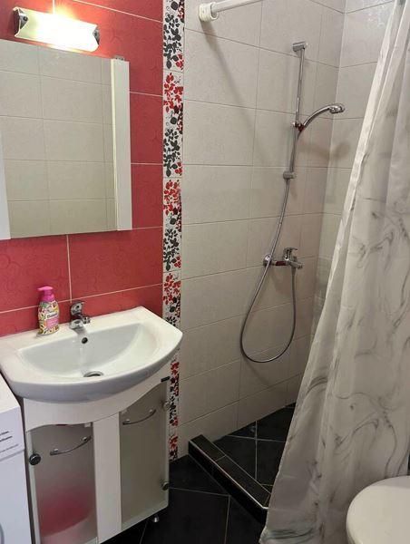 Дава се под наем Едностаен апартамент в Бургас, Сарафово - 45 кв.м за 270.3 € - Снимка #3