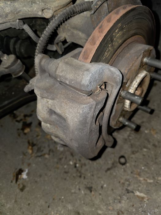 Спирачни апарати предни за SsangYong Kyron 2009 година