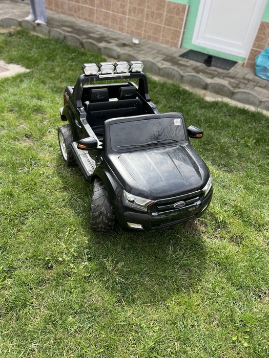 FORD RANGER ELECTRIC  (masinuta de copii)