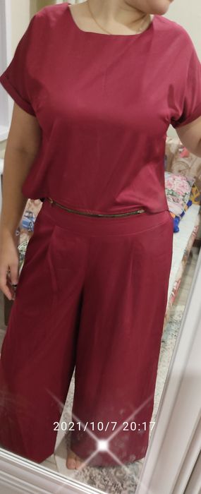 Продам новый женский костюм