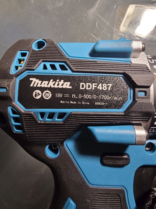 Vând filetata Makita nouă, acumulator Makita nou, surubelnita electric