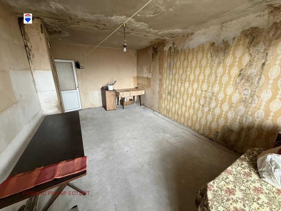 Двустаен апартамент за ремонт кв. Дружба 1