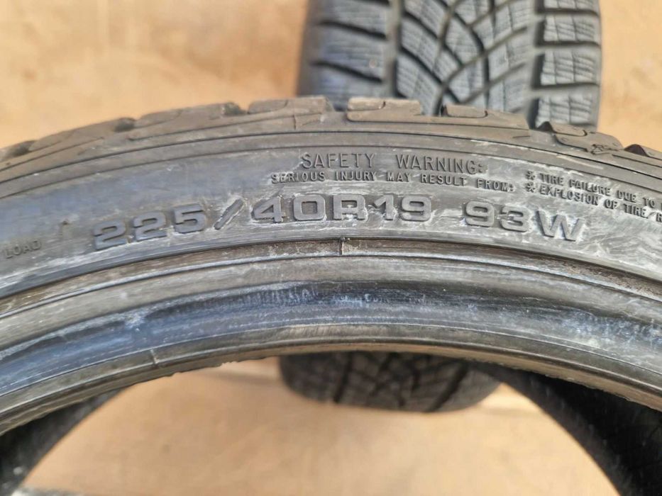 2 Goodyear R19 225/40
Зимни гуми 
DOT2919
