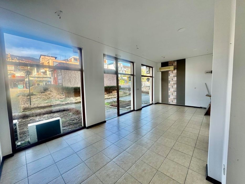 Помещение за магазин/офис под наем в гр.Свети Влас