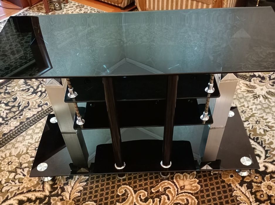 Столик под телевизор