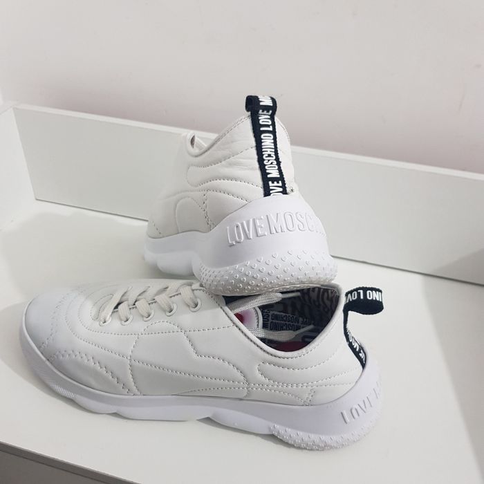 Adidasi dama originali Love Moschino de vanzare
