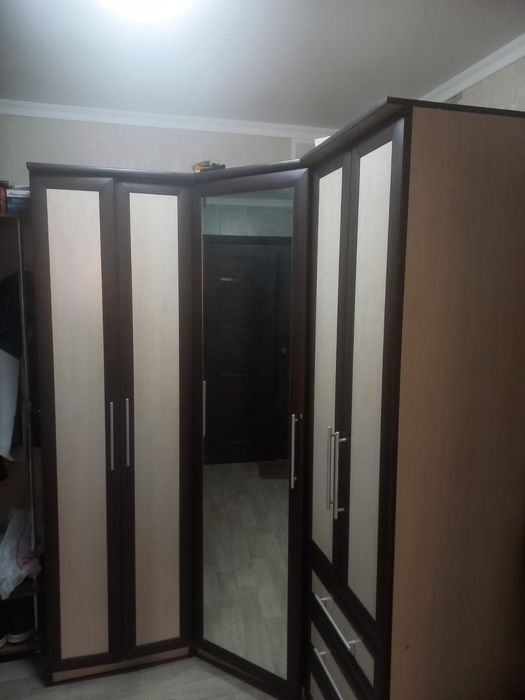 Продам в прихожую шкаф