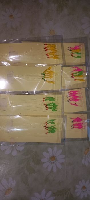 Muste si taparine scrumbie Musca 2,50 lei buc.
Taparina montata: Nr. Muste + 3 lei ( montaj, fir și agrafa )