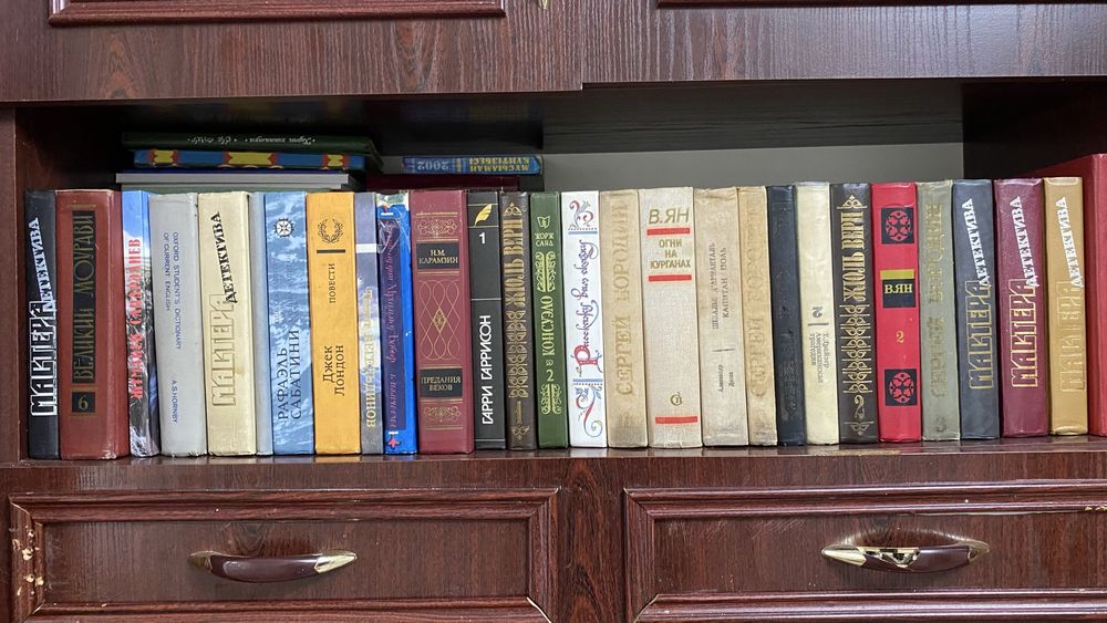 Срочно продается книги