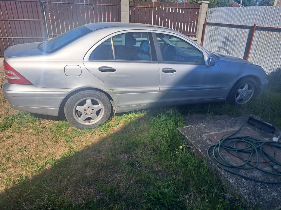 Vând sau schimb Mercedes
