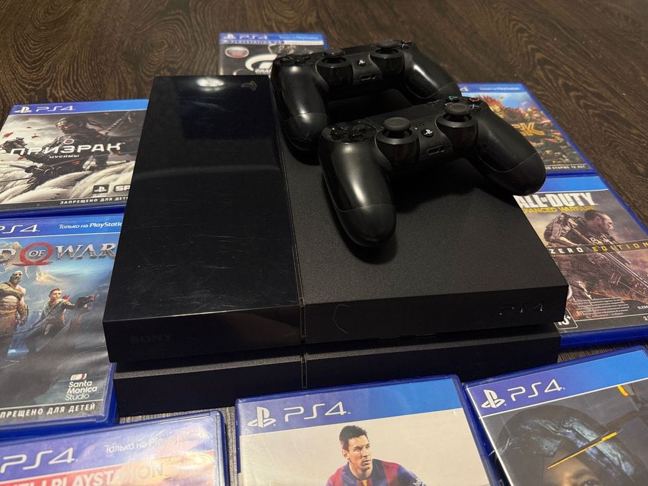 Продам Sony PS4.