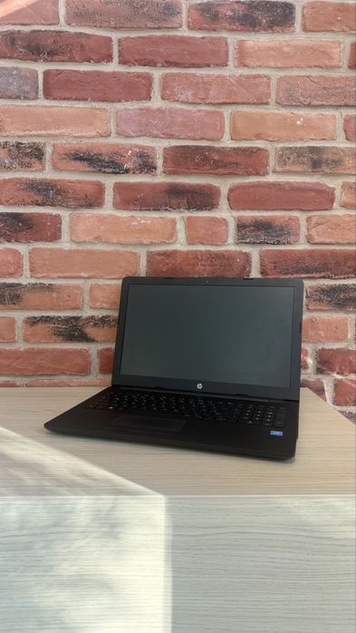 Продавам HP 15-bs036ng лаптоп