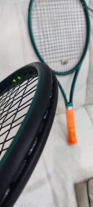 Wilson Blade v.9, gr.3 - 2бр. нова и научена :)