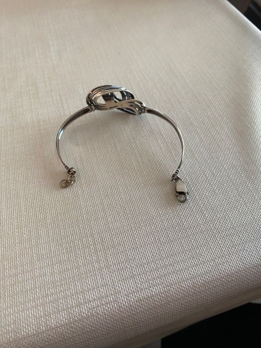 Дамска твърда гривна