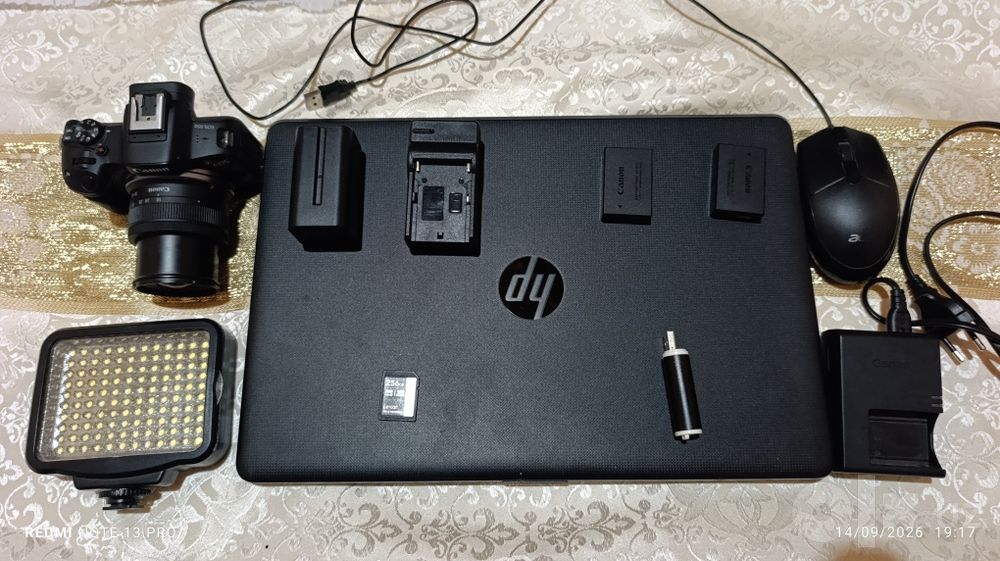 Canon r50 komplekt