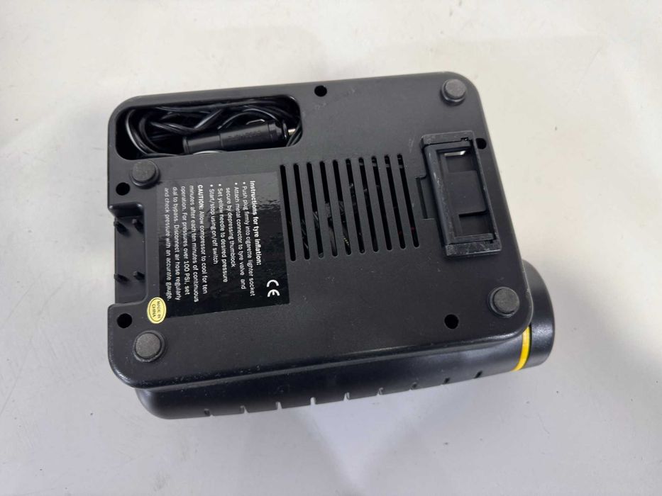 Компресор за гуми  - Halfords 12 V