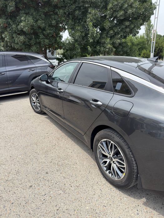 KIA k5 prestej pozitsiya
