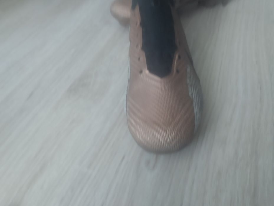 Продаю две пары бутсы за 30к