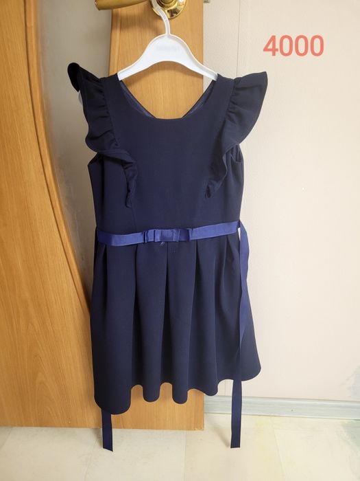 Продам Школьные вещи на девочку