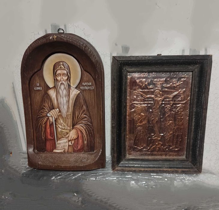 Големи икони медна,дърворезба и голям дървен кръст с броз Исус Христос