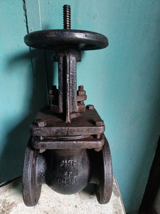 Задвижка чугунная