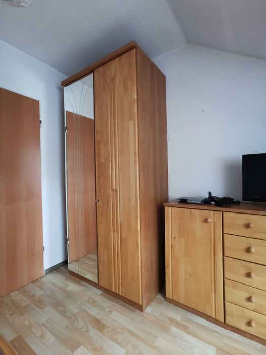Comodă și Noptiere din Lemn Masiv-Mobila Germania