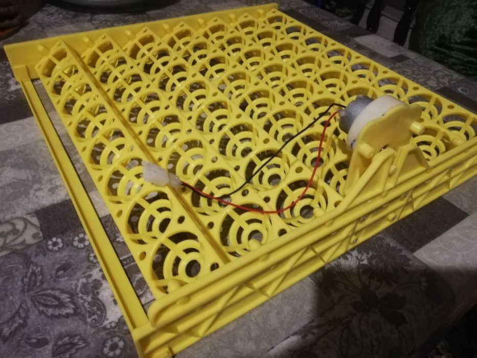 Инкубатор учун лоток