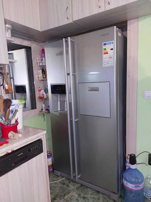 Двукрилен хладилник Samsung RSA1ZTPE