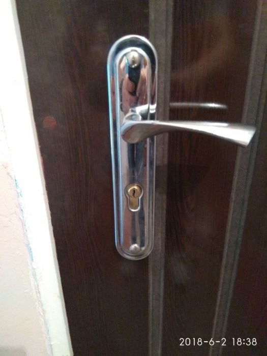 Установка,вскрытие замков.Обшивка дверей.