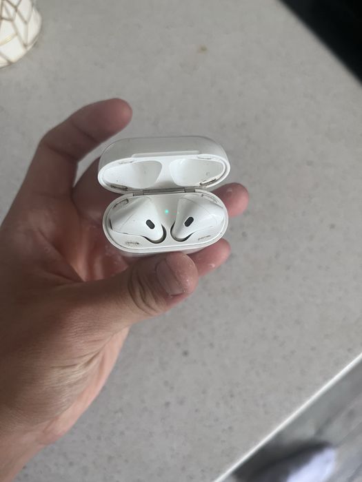 Продается Airpods 2