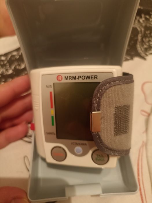 Ручной электронный тонометр