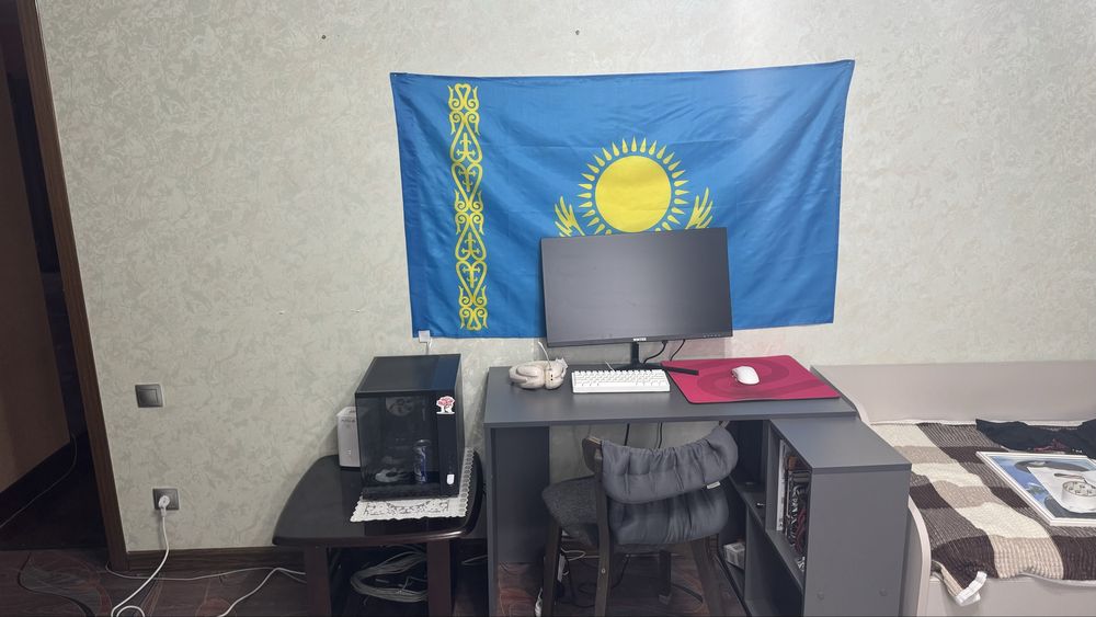 Продам письменный стол
