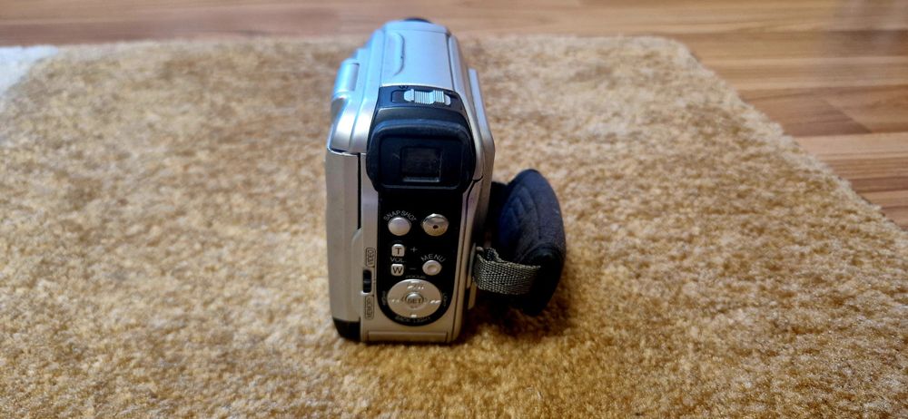 Видеокамера JVC / Medion