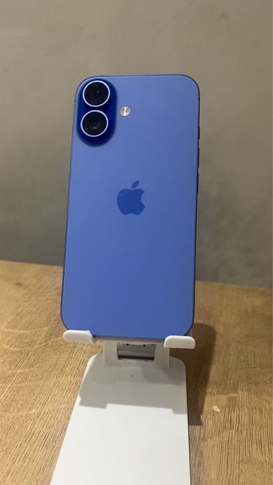 iPhone 16 256GB Blue