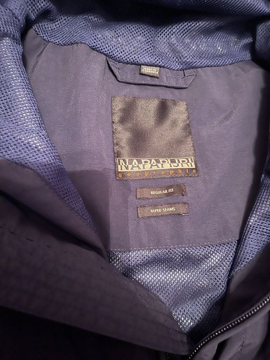 Напапири (napapijri) яке синьо