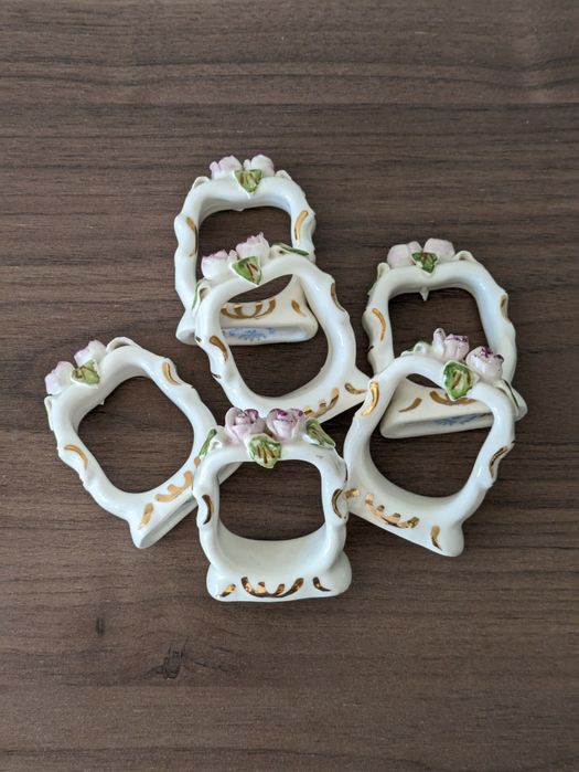 Порцеланови пръстени с рози