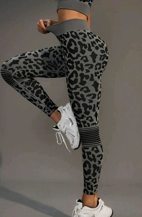 Стягащ спортен клин