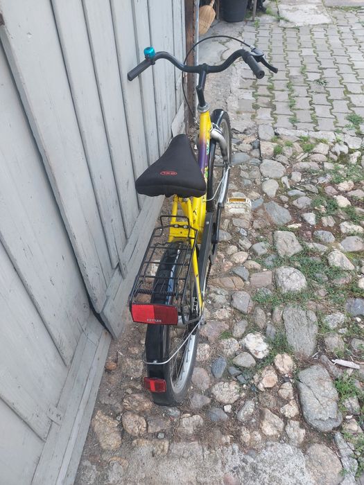 Vând bicicleta de copii roti de 20
