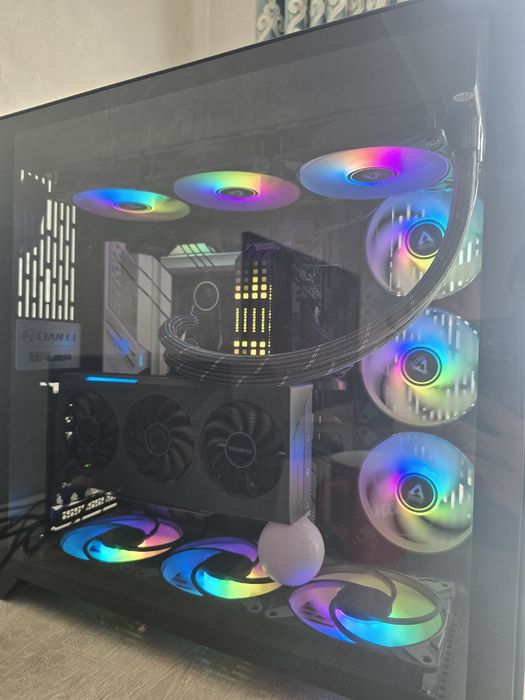 Продам мощный игровой топовый системный блок(компьютер)