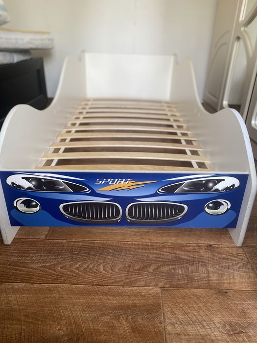 Деткая кровать без матраса