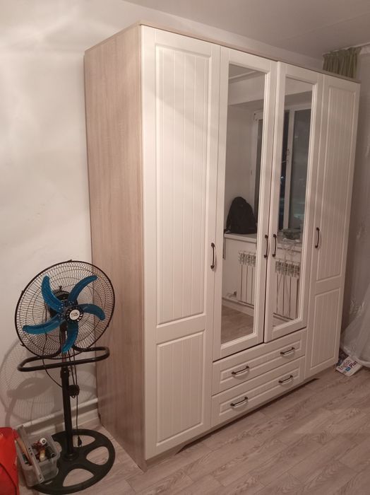 Шкаф ((Шифонер))