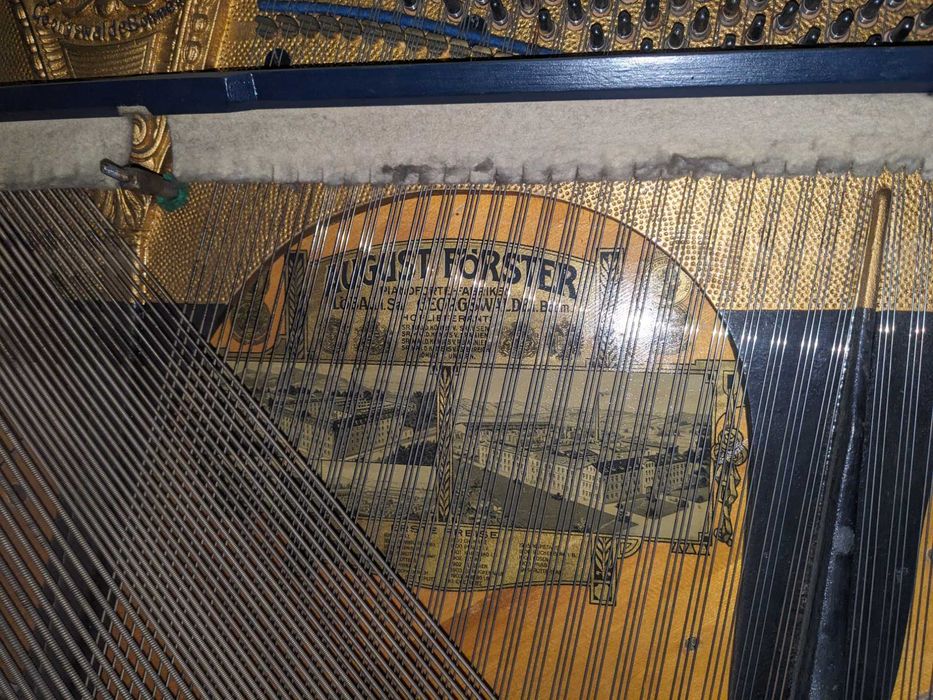 Пиано August Förster