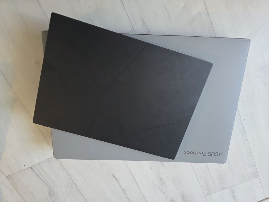 Продам ультрабук ASUS Zenbook 14 OLED AMD