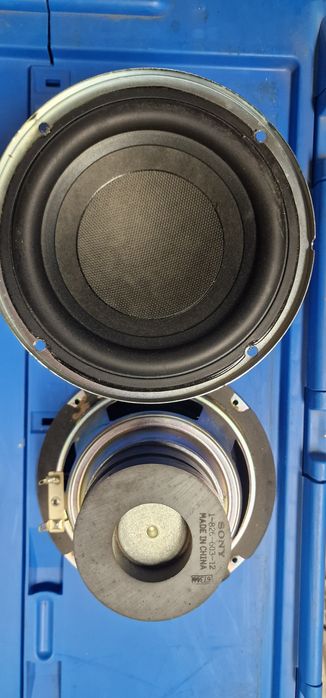 Subwoofer,amplificator, incinta de 12",difuzoare