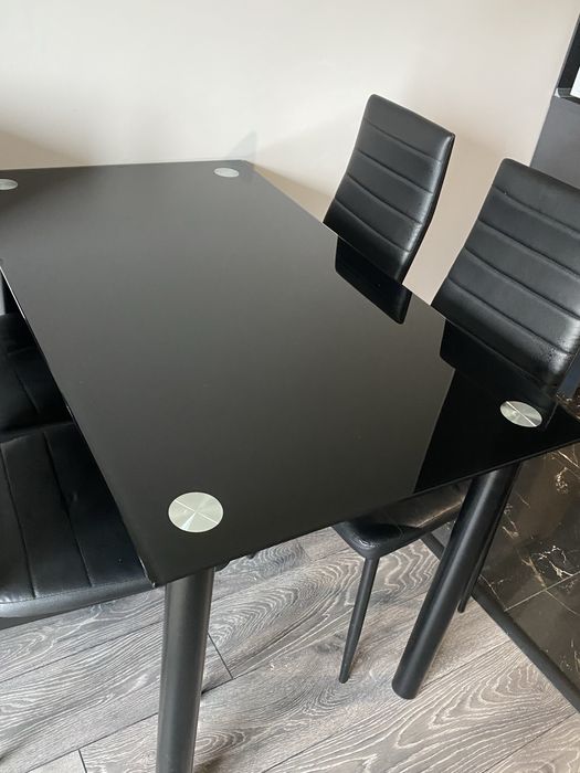 Комплект: стъклена маса + 4 стола