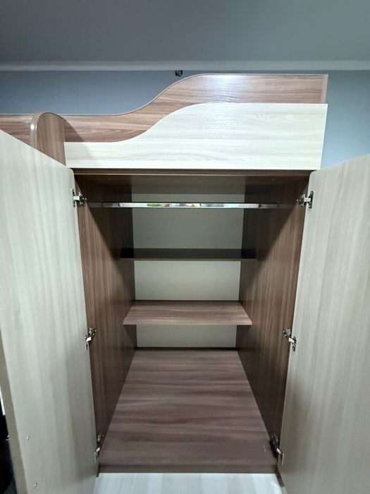 Продам двухярусную кровать