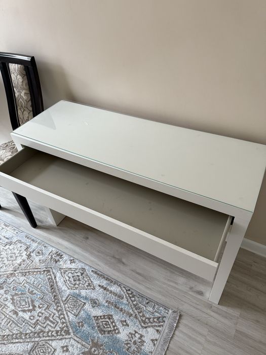 столик белый легкий