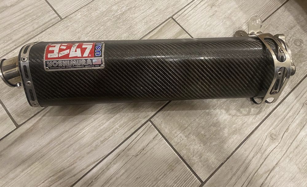 Спортно гърне / Карбонов Ауспух Yoshimura TRS  Suzuki
