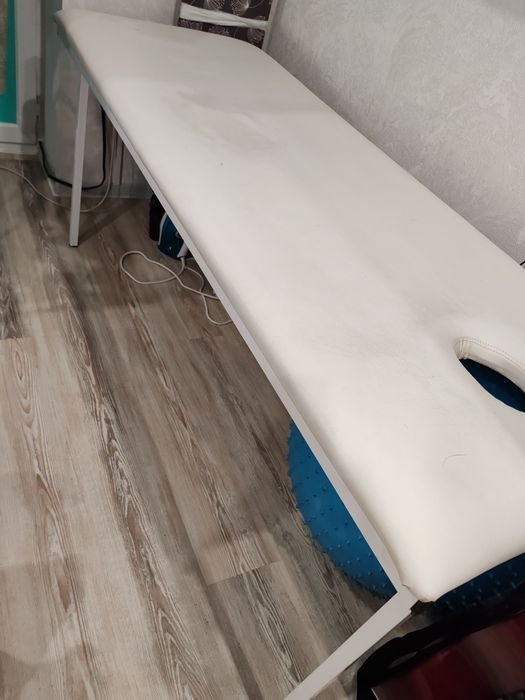 Продаётся кушетка медицинская