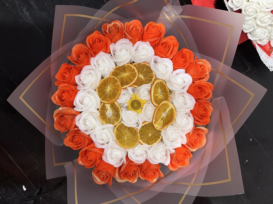 Buchet din Trandafiri Sapun CADOU cu Portocale